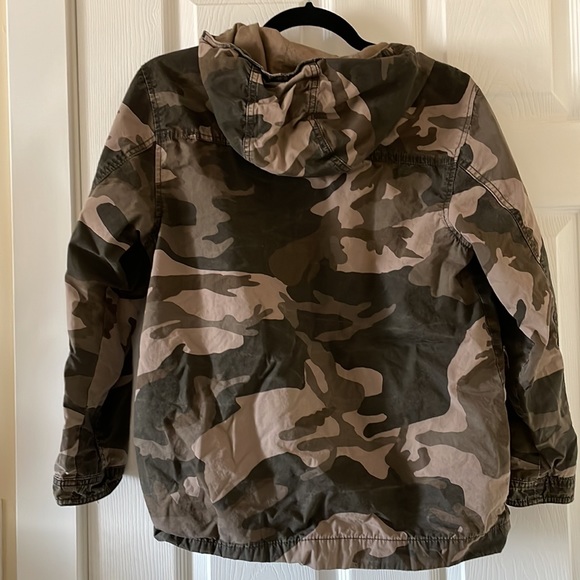 Old Navy Kids camouflage spring autumn light jacket cargo pockets army - Picture 7 of 8